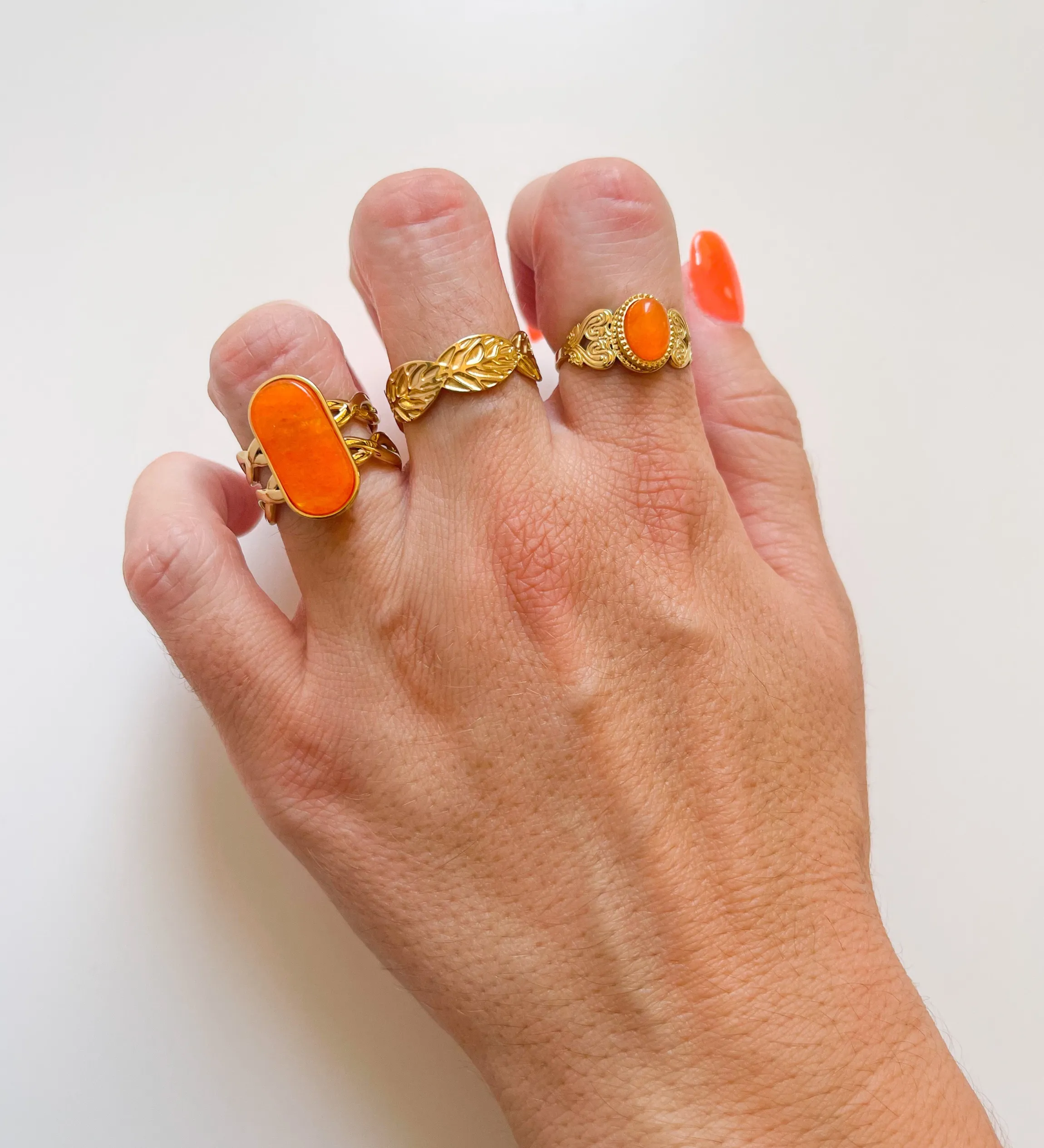 Anillo piedra naranja dorado