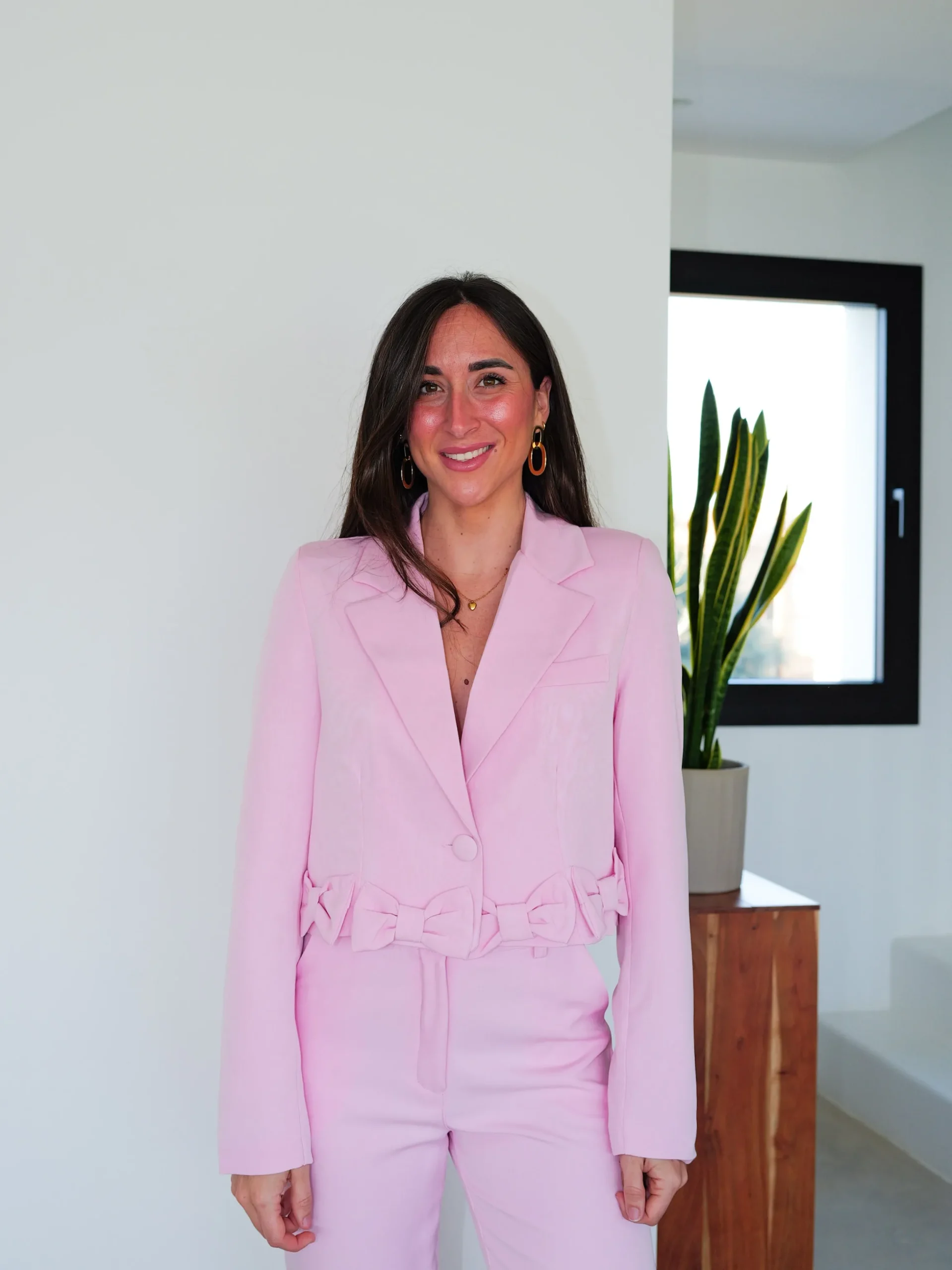 Blazer crop detalle lazo rosa