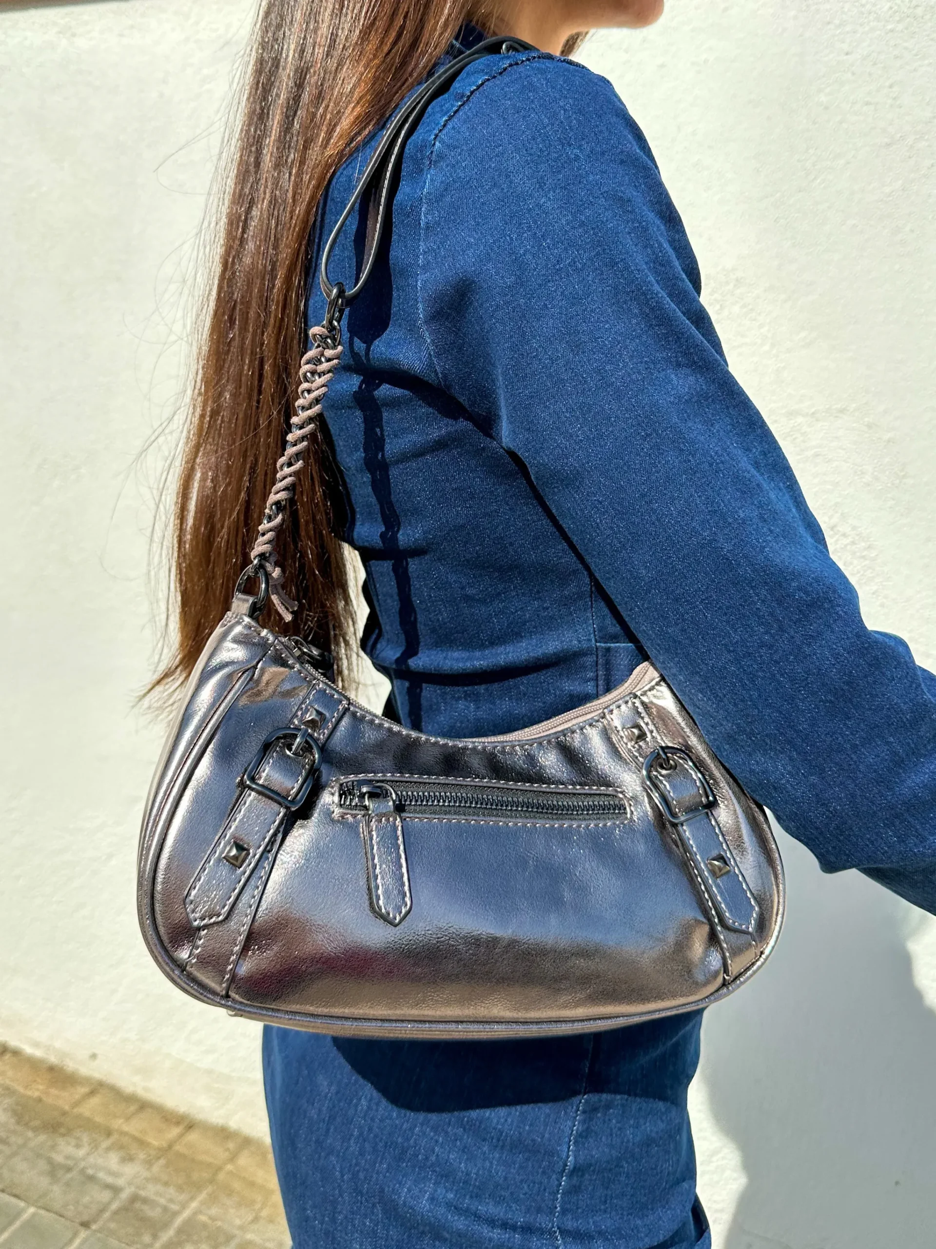Bolso baguette hebillas plateado