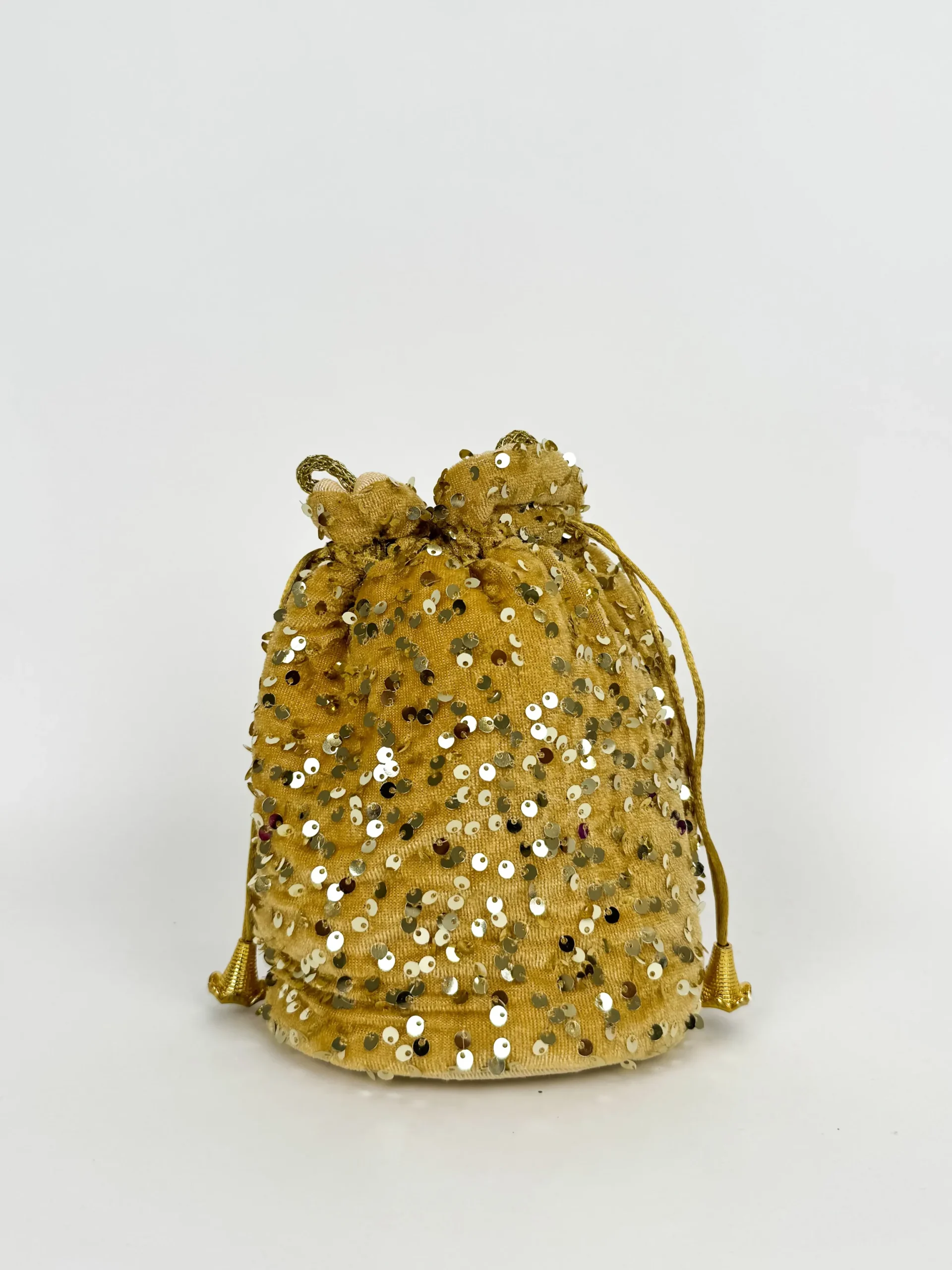 Clutch saco lentejuelas dorado