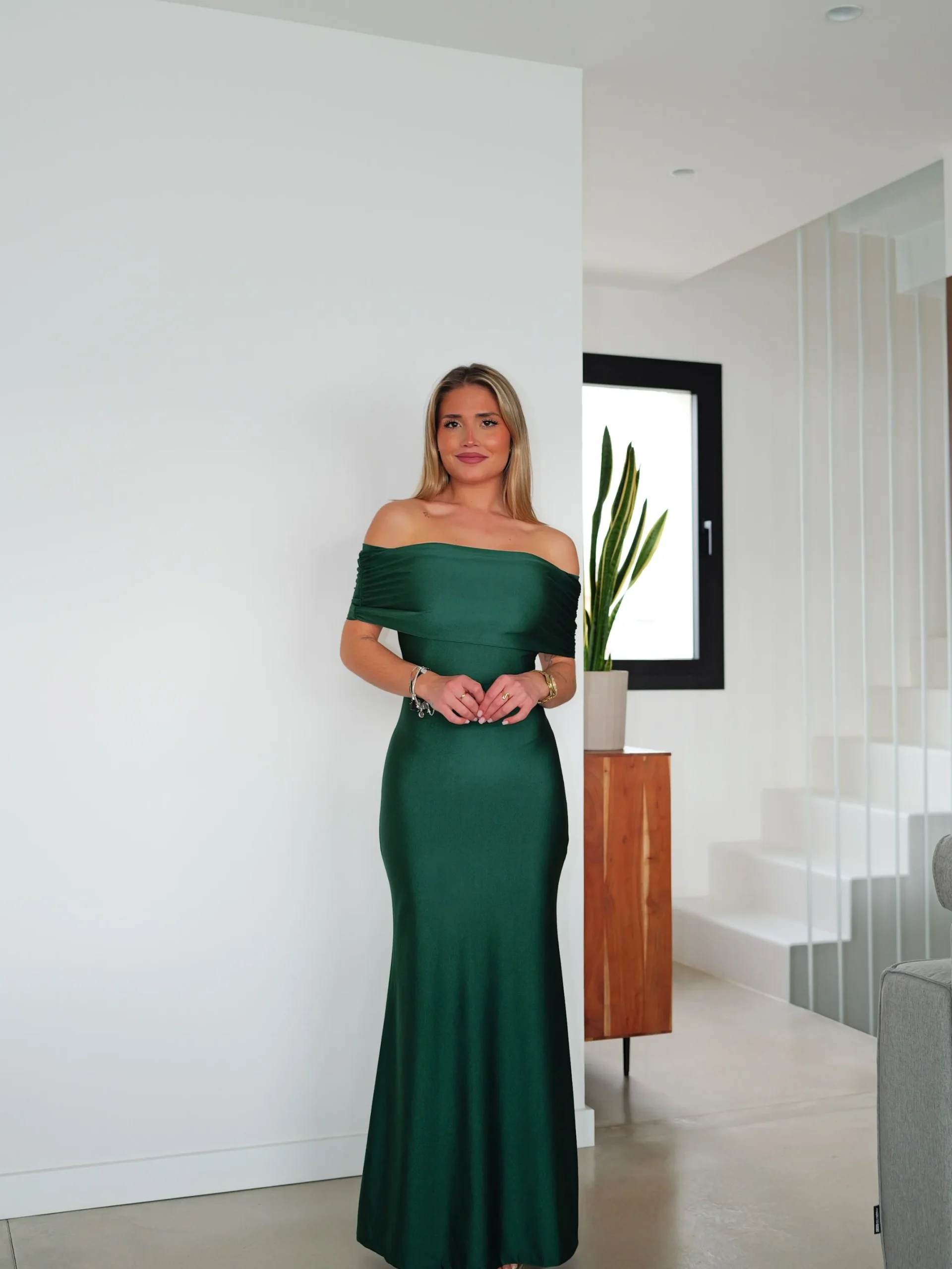Vestido satin bardot espalda botella