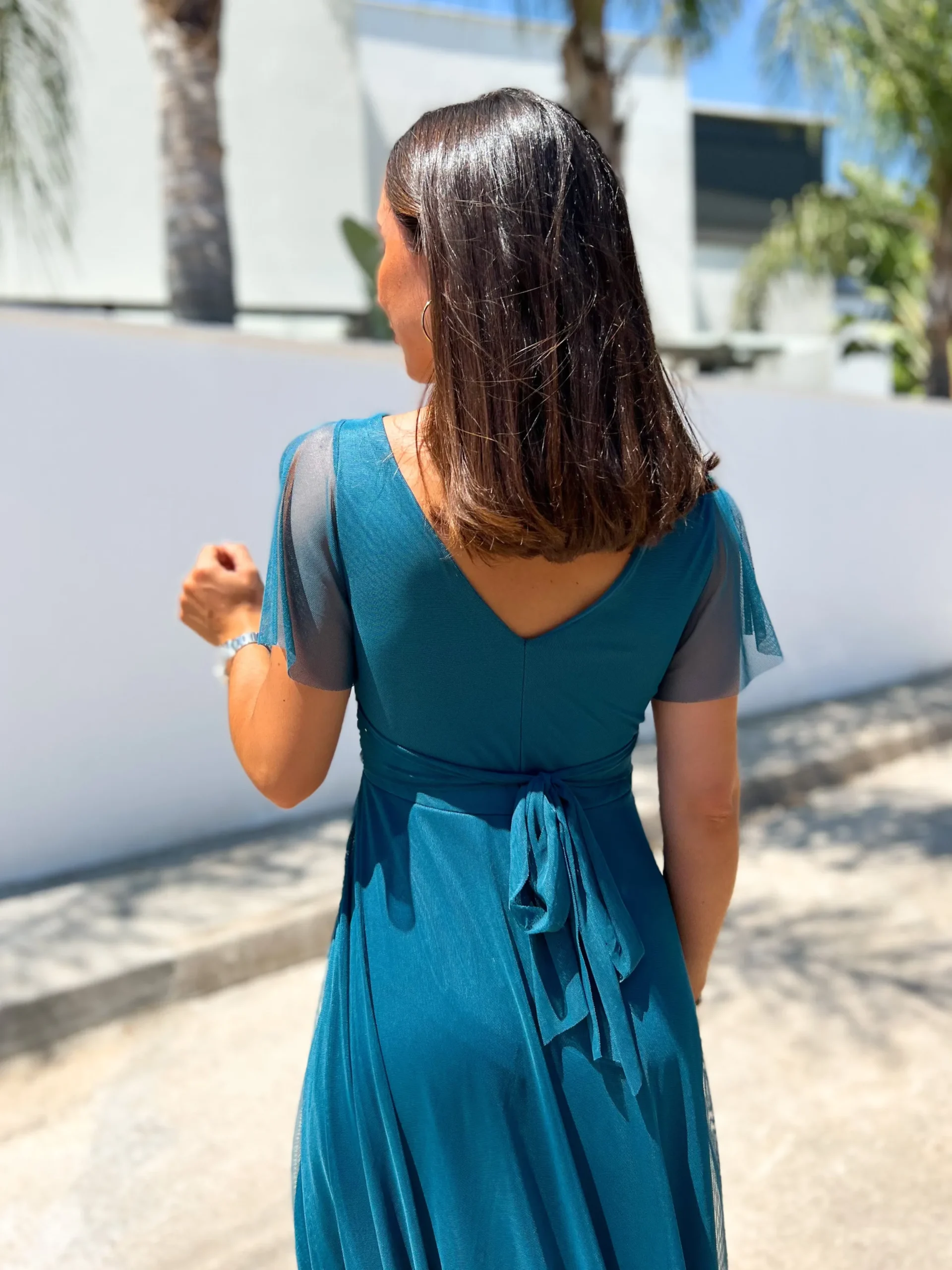 Vestido tulle manga petróleo
